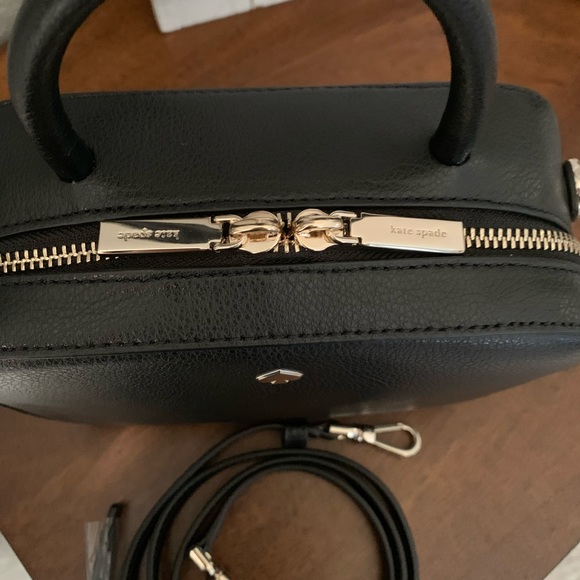New Kate spade crossbody 🖤 - Picture 3 of 7